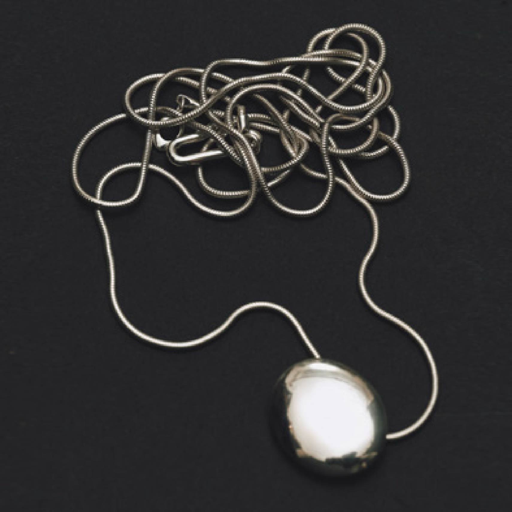 Oval Pendant on Kosa Chain