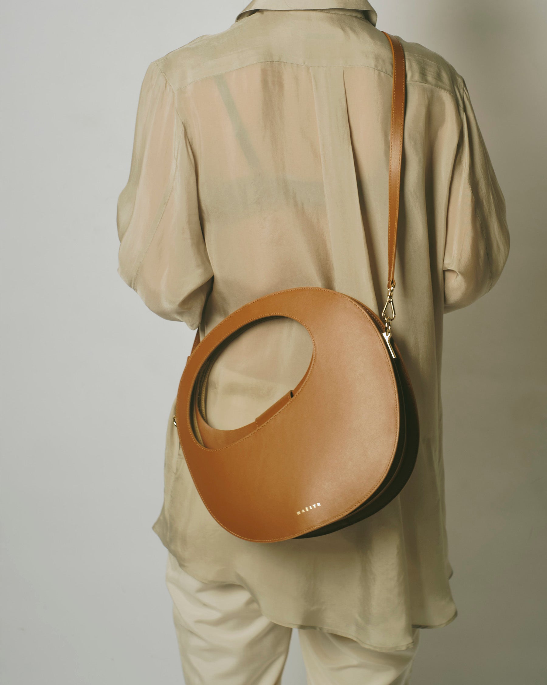UPCYCLED LEATHER BAG (SQUARE)