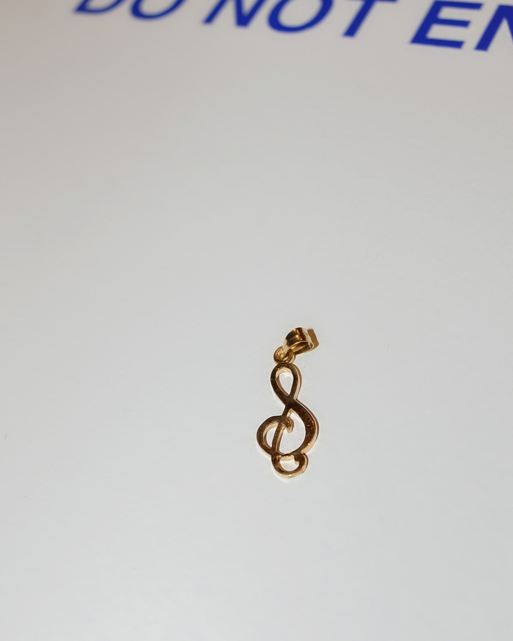 14k Gold Charm "𝄞"