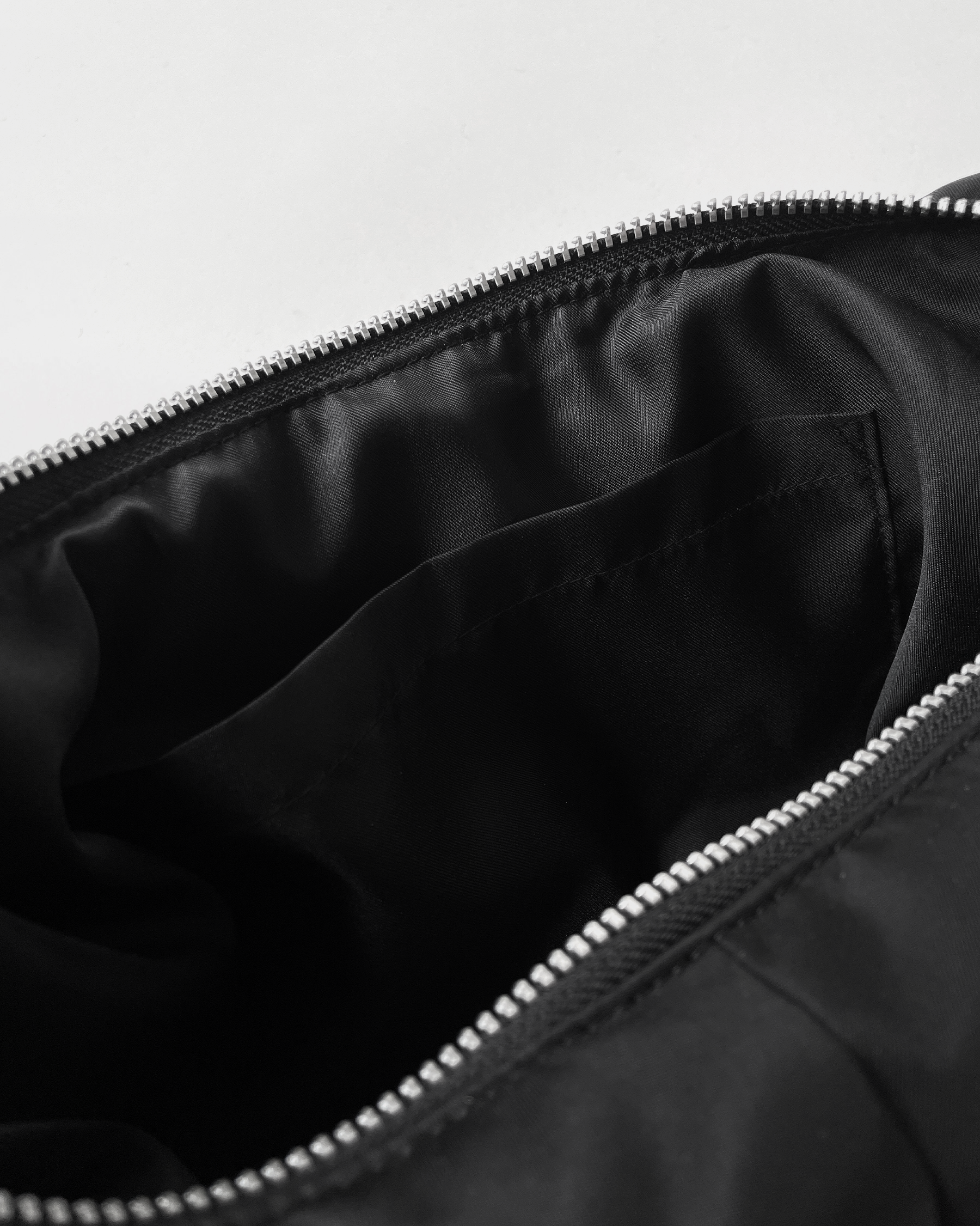 404 Padding Hand Bag - Black