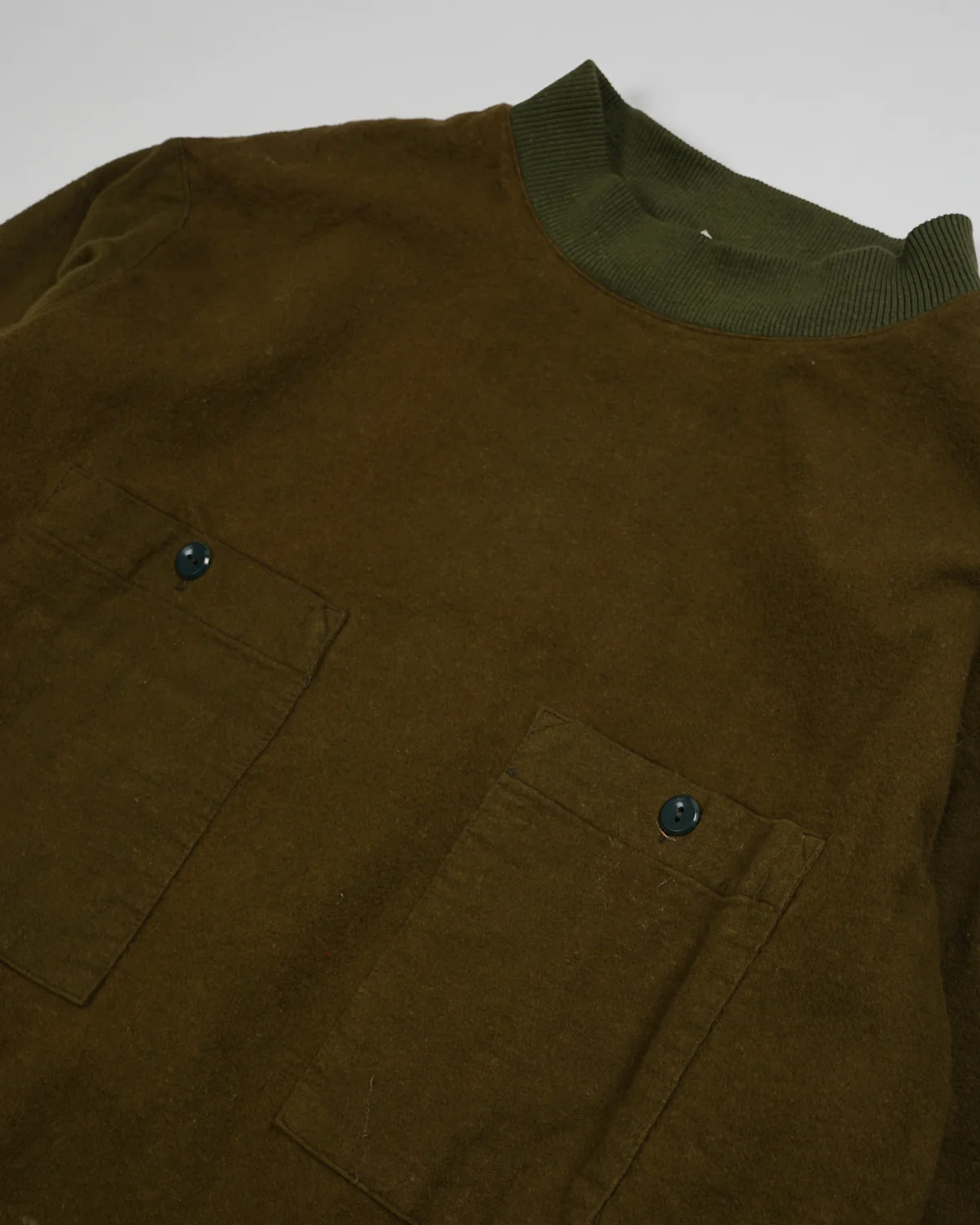 Pullover Shirt w/Pockets - Olive