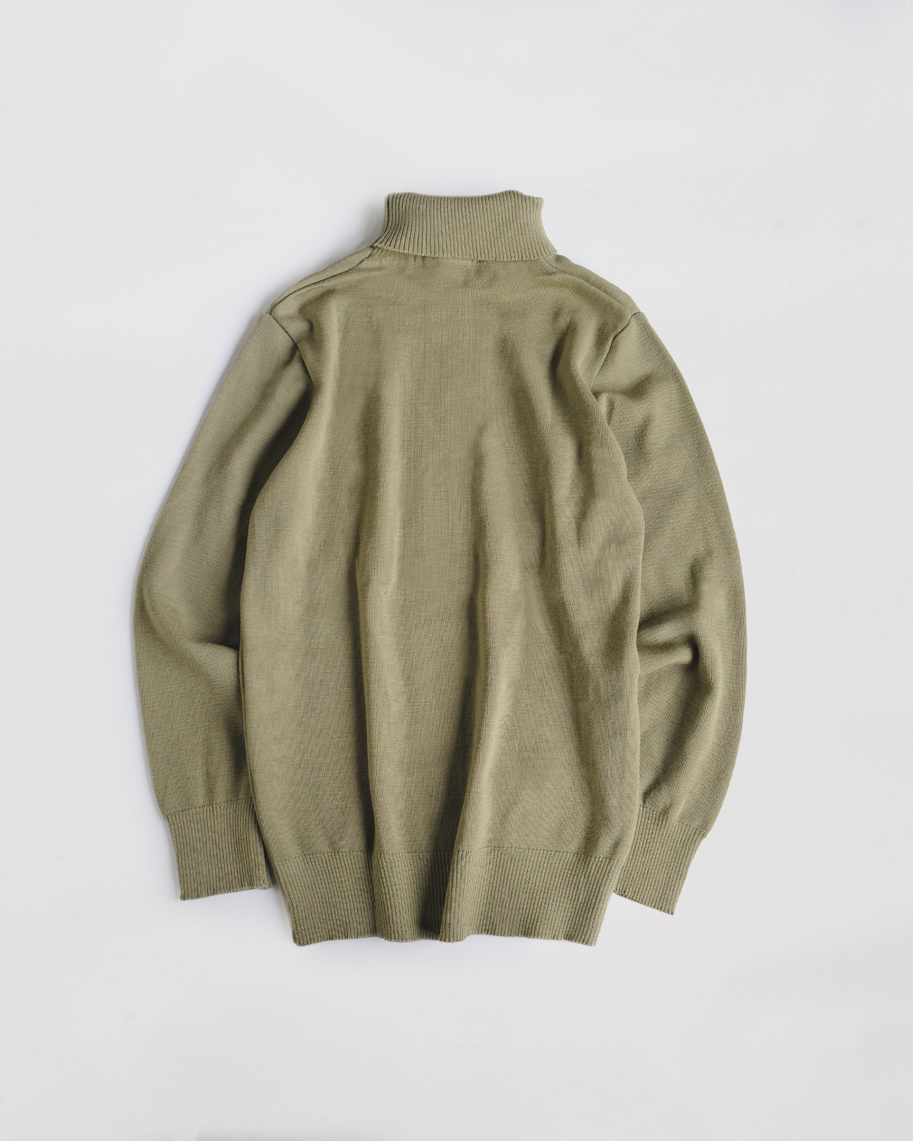 TURTLE NECK SWEATER / GERMANY