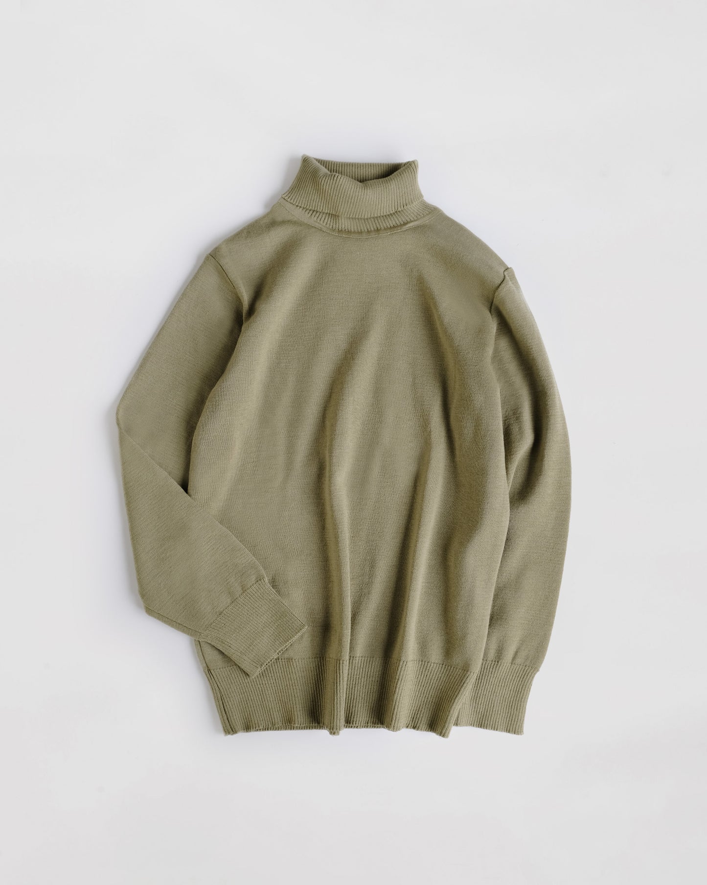 TURTLE NECK SWEATER / GERMANY
