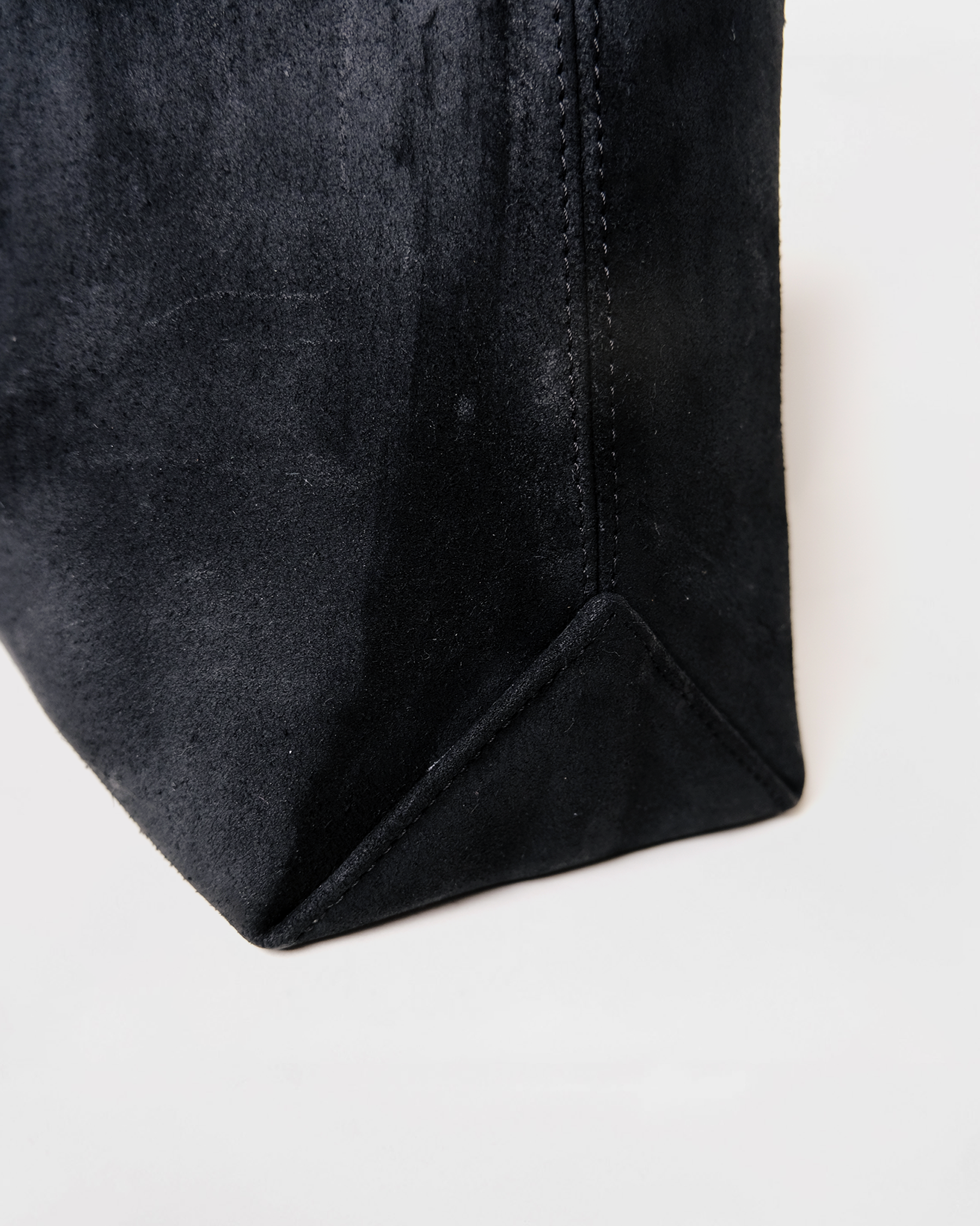 LOWIS - Leather